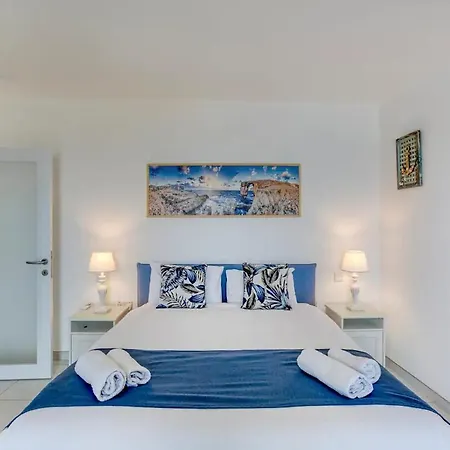 Apartment Seafront With Beautiful Views