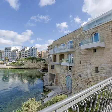 Seafront With Beautiful Views Apartment *