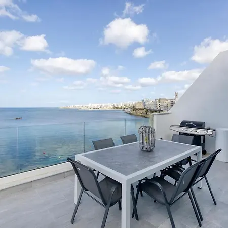 Apartment Seafront With Beautiful Views *
